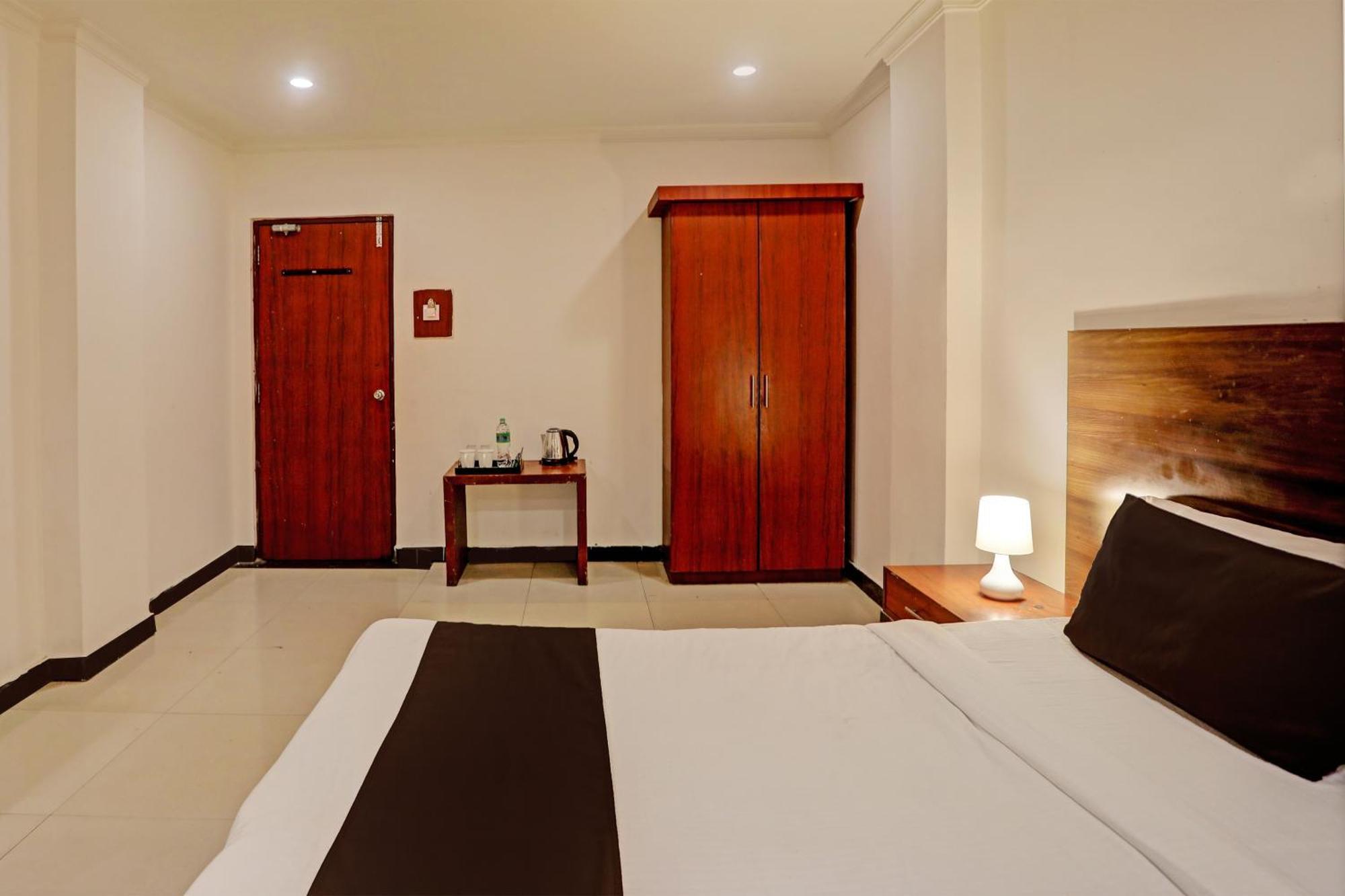 Hotel Airport Land Új-Delhi Kültér fotó